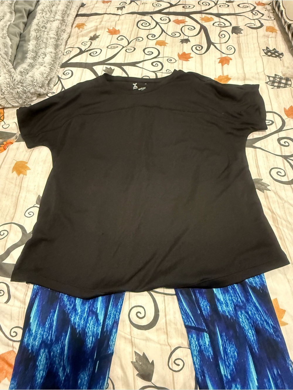 Xersion Medium Leggings and Small Top